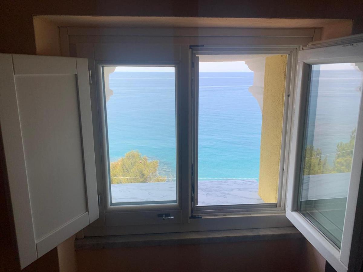 La Terrazza Nel Blu Apartman Imperia Kültér fotó